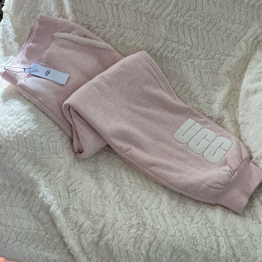 UGG Super cute thick & soft unisex lounge sweat pant , pastel pink & lite cream